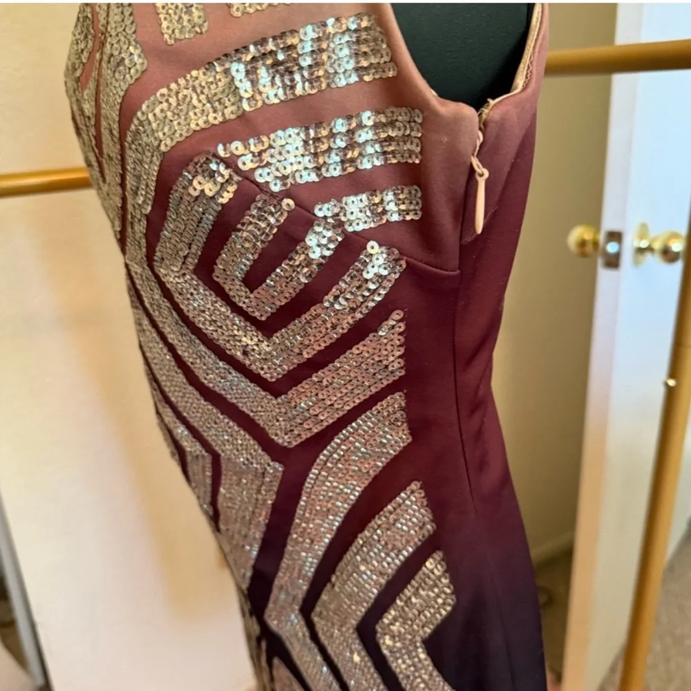 BEBE OMBRÉ SEQUIN GEOMETRIC BODYCON DRESS SZ SMALL OPEN‎ BACK MINI